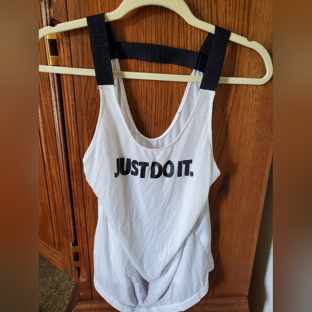 NIKE Dri-Fit Tank Top 🤍